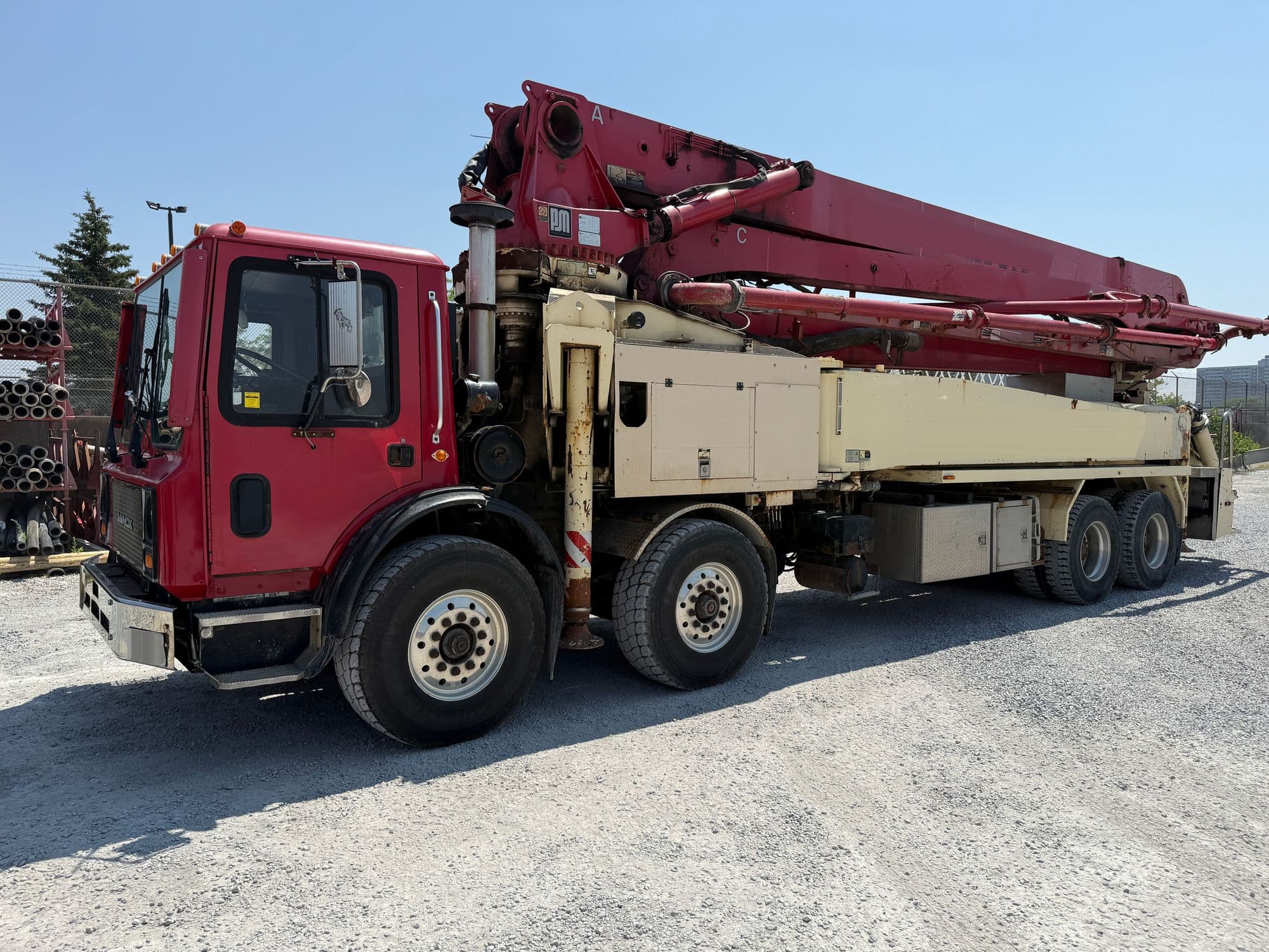 2005 42m Putzmeister on 2005 Mack  - image 3