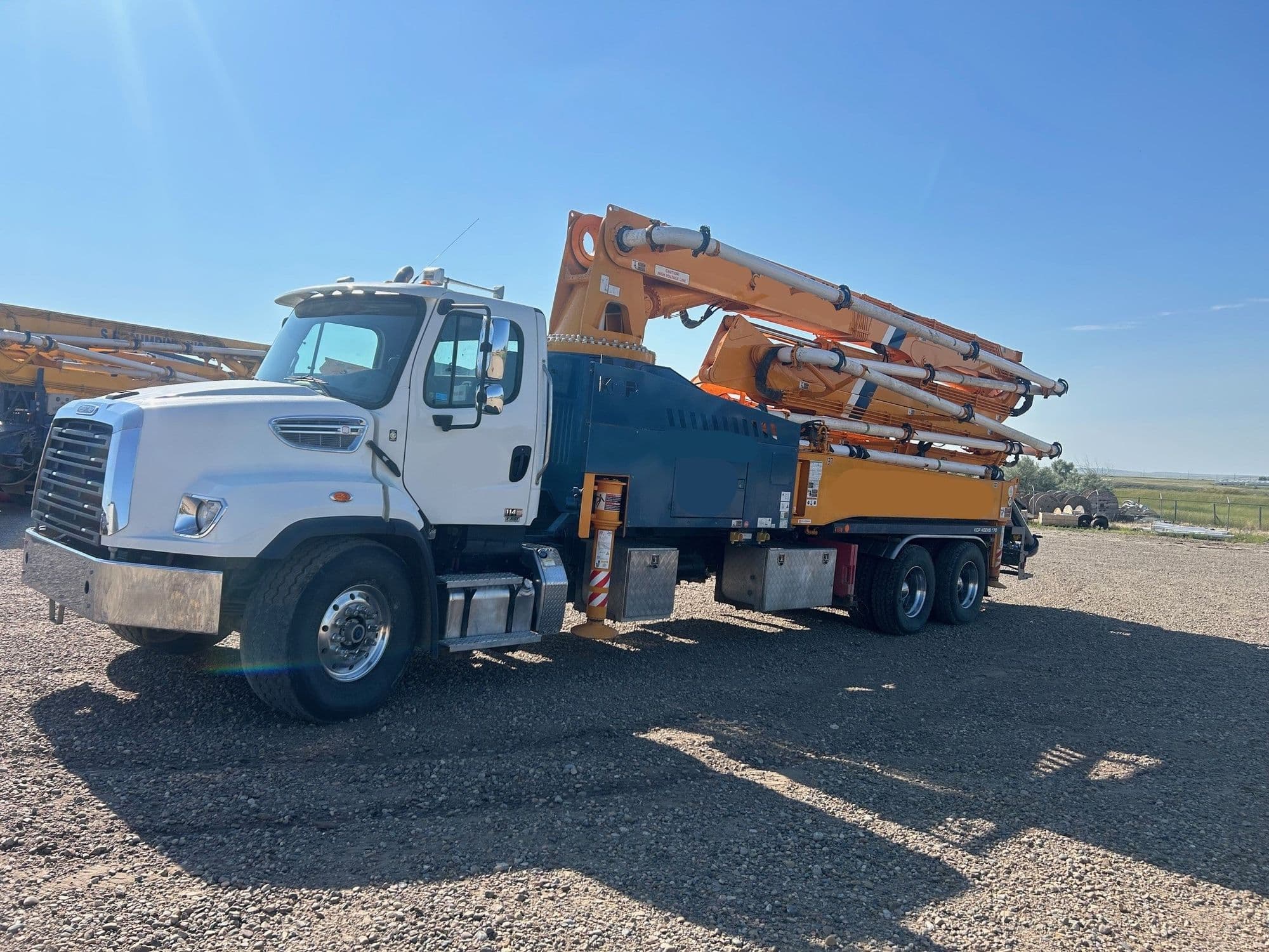 2022 40m KCP on 2023 Freightliner 114SD - image 3