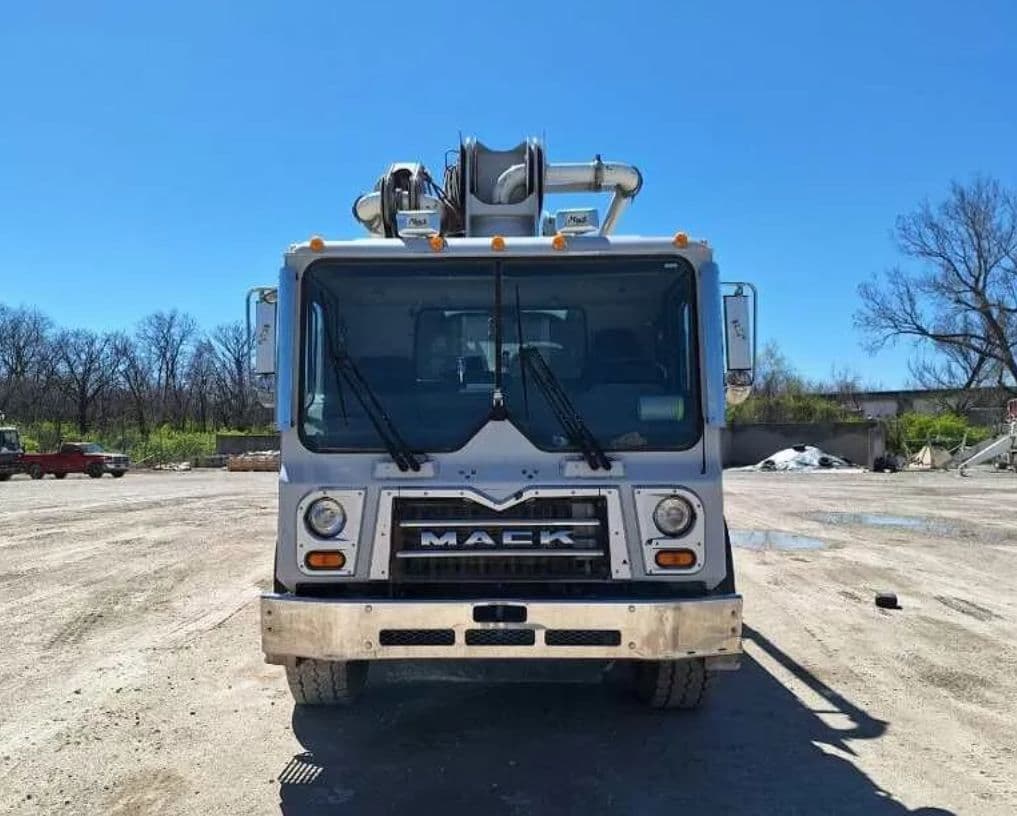 2015 60m KCP on 2015 Mack - image 3