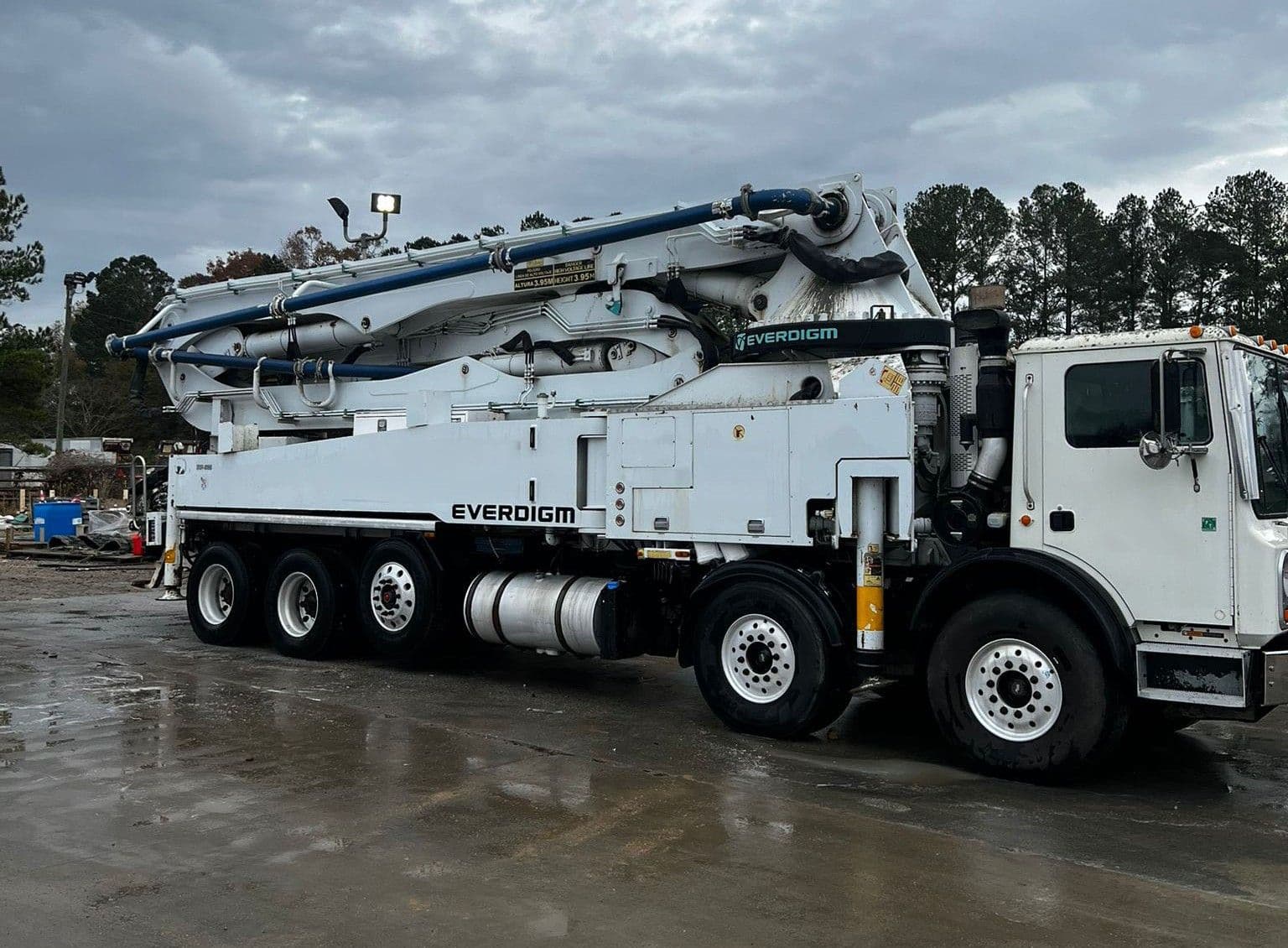 2016 47m Everdigm on 2017 Mack - image 3