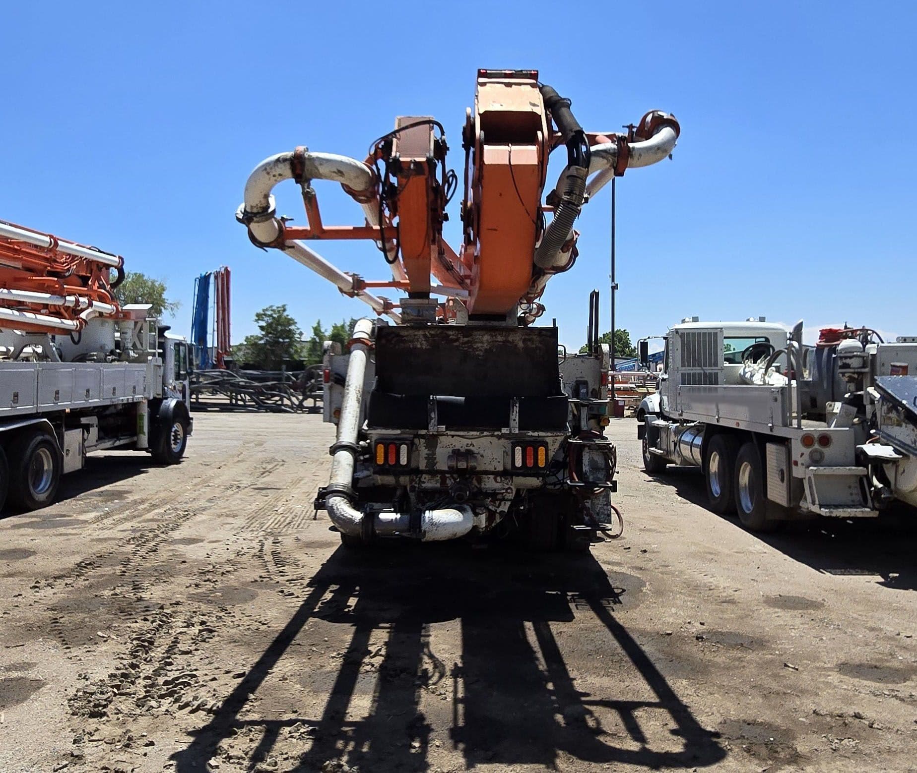 2006 41m Schwing on 2007 Mack - image 3