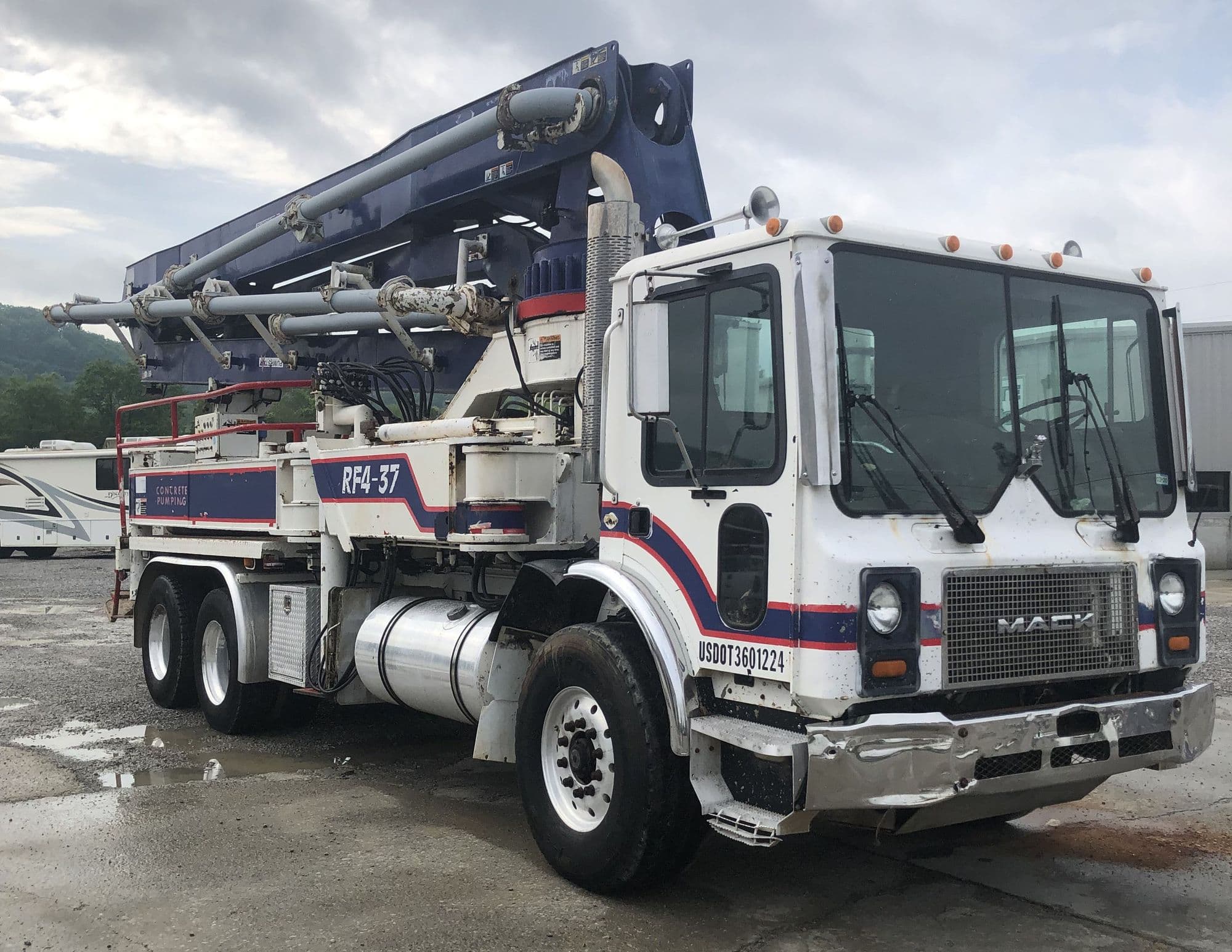 2000 37m Pumpstar on 1998 Mack - image 5