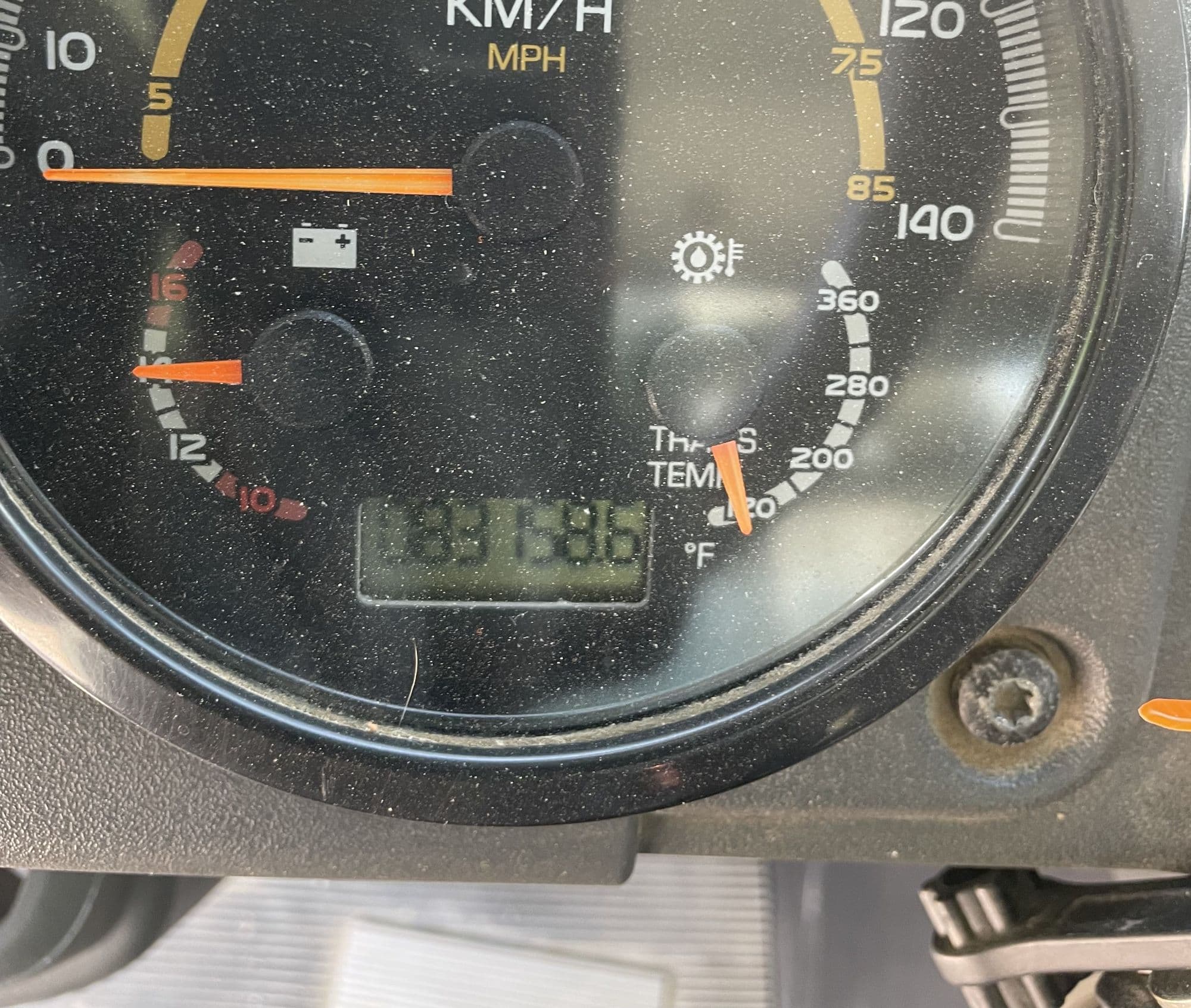 2015 52m KCP on 2014 Mack - image 9