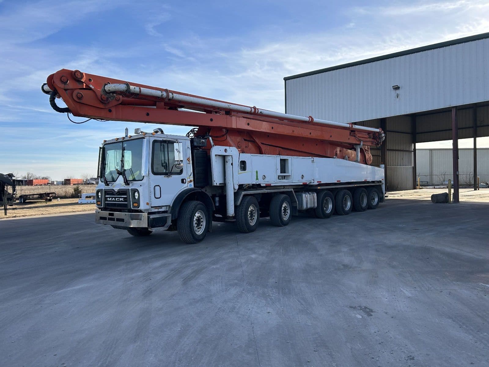 2014 58m Schwing on 2014 Mack