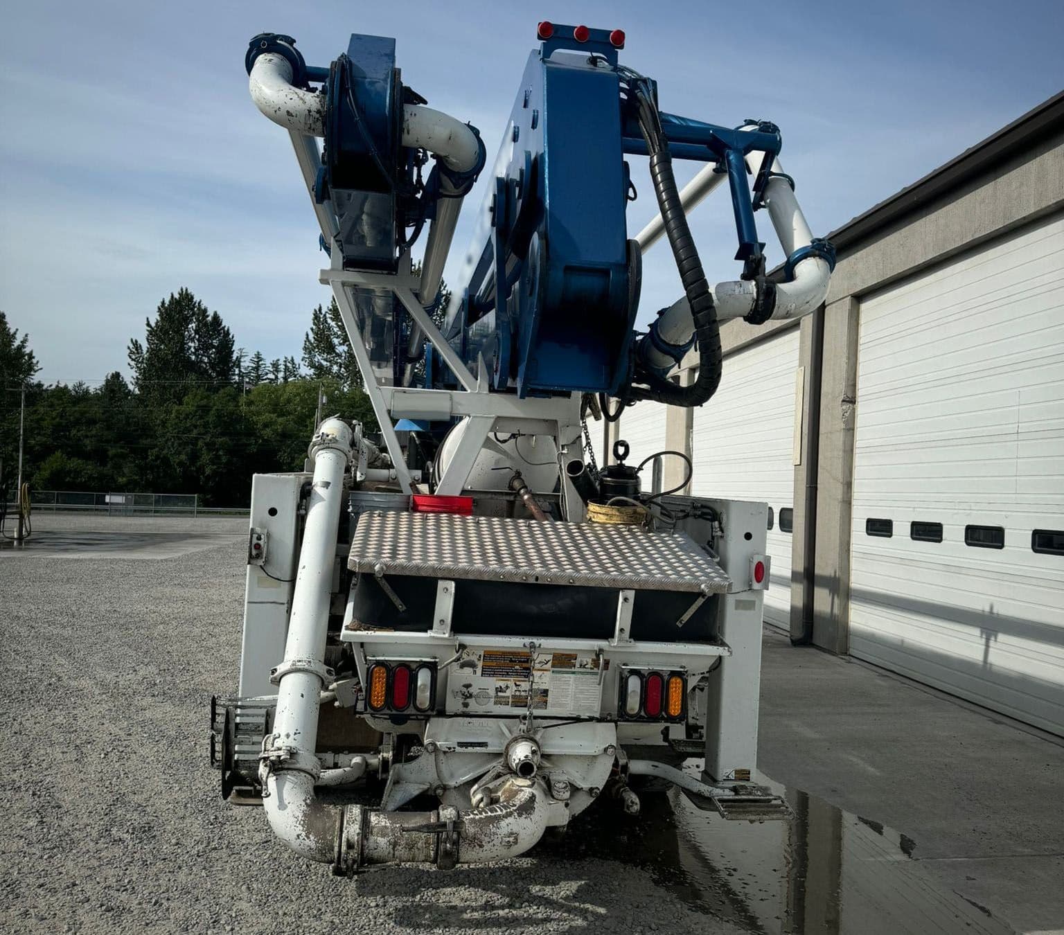 2018 46m Schwing on 2018 Mack - image 4