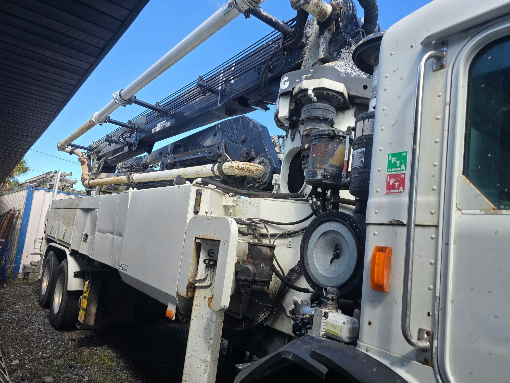 2013 32m Schwing on 2014 Peterbilt - image 3