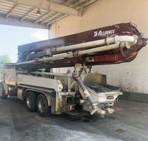 2007 38m Alliance on 2007 Mack - image 3