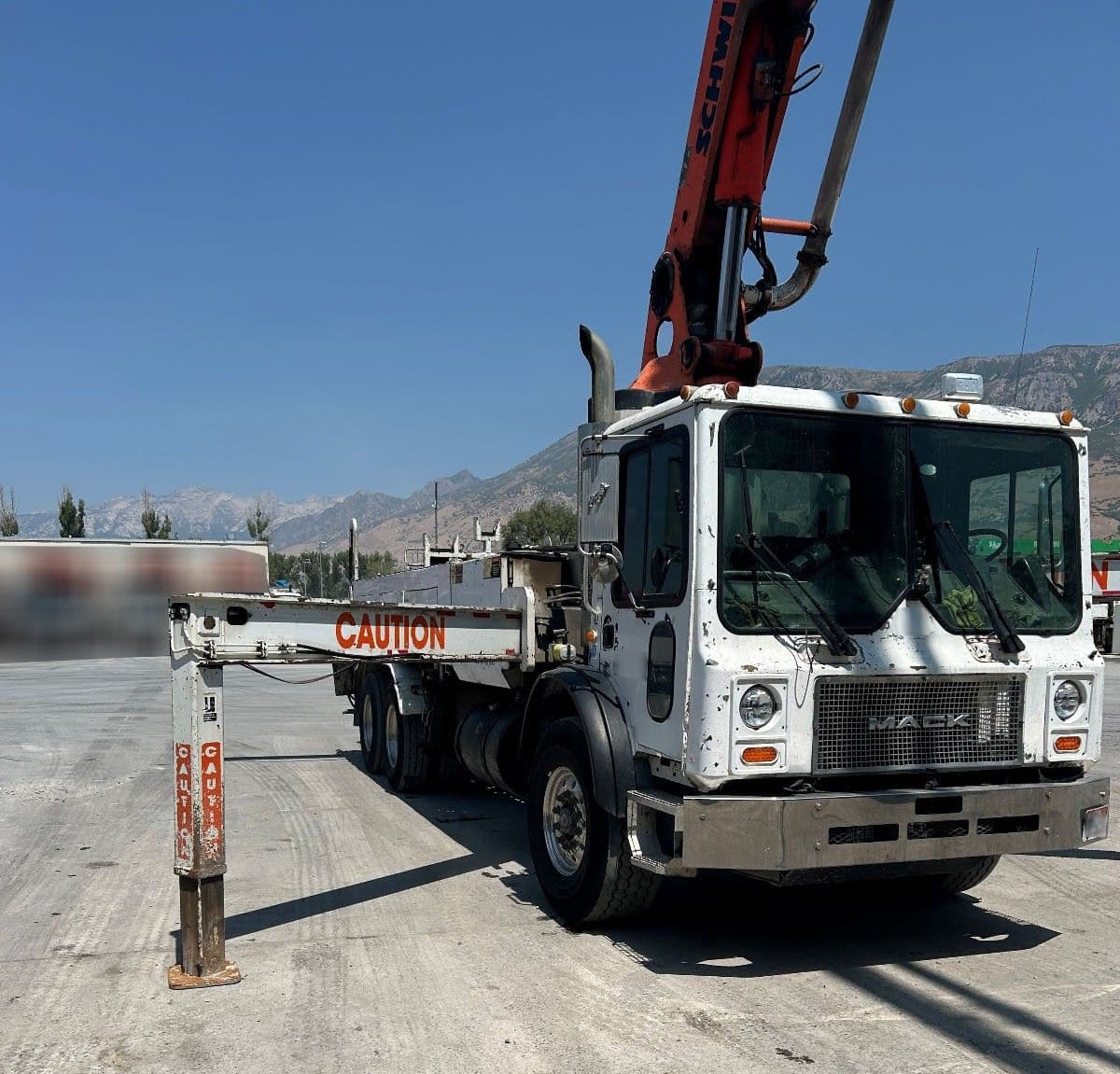 2005 34m Schwing on 2006 Mack - image 5