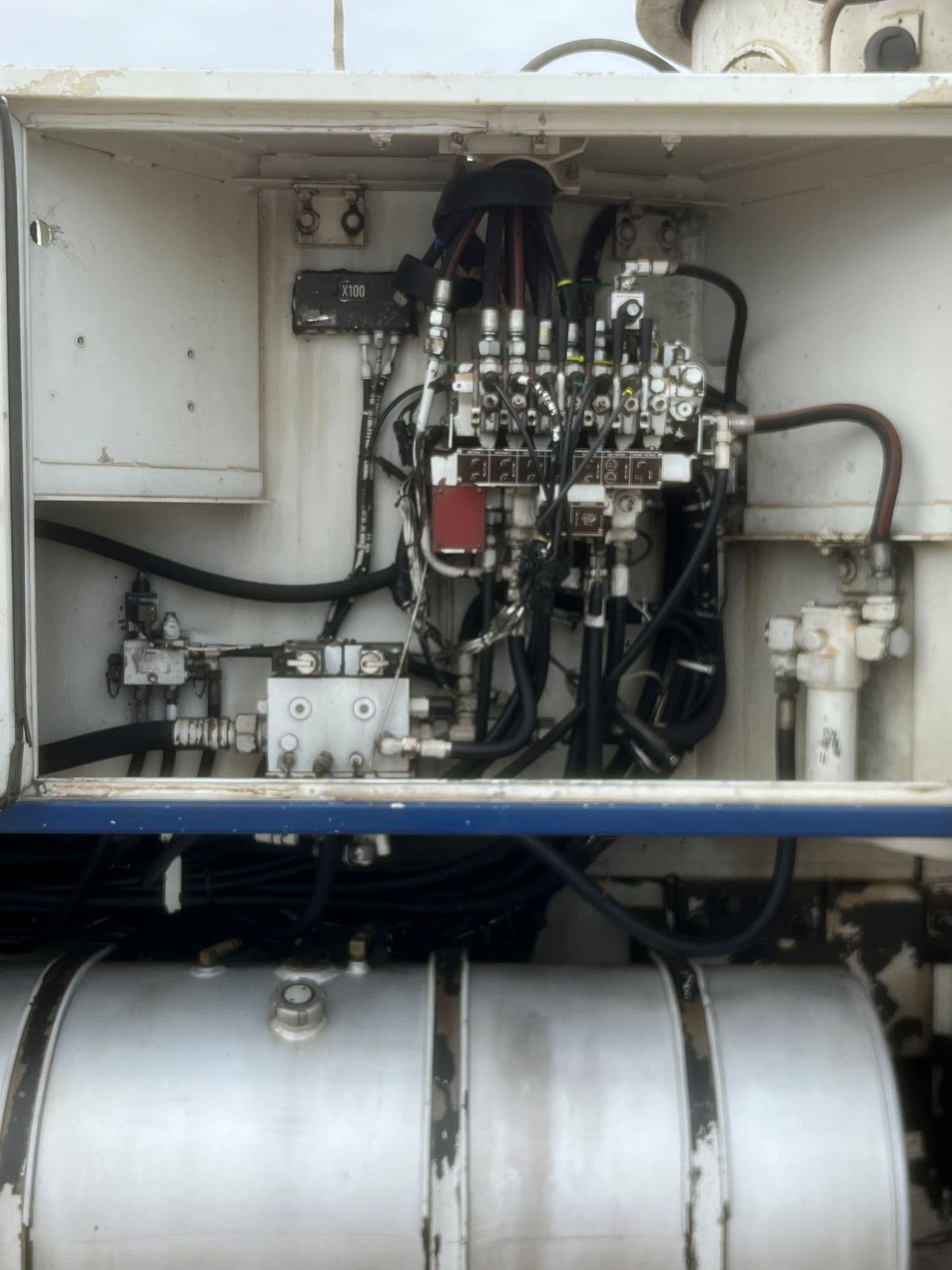 2007 39m Schwing on 2007 Mack - image 7