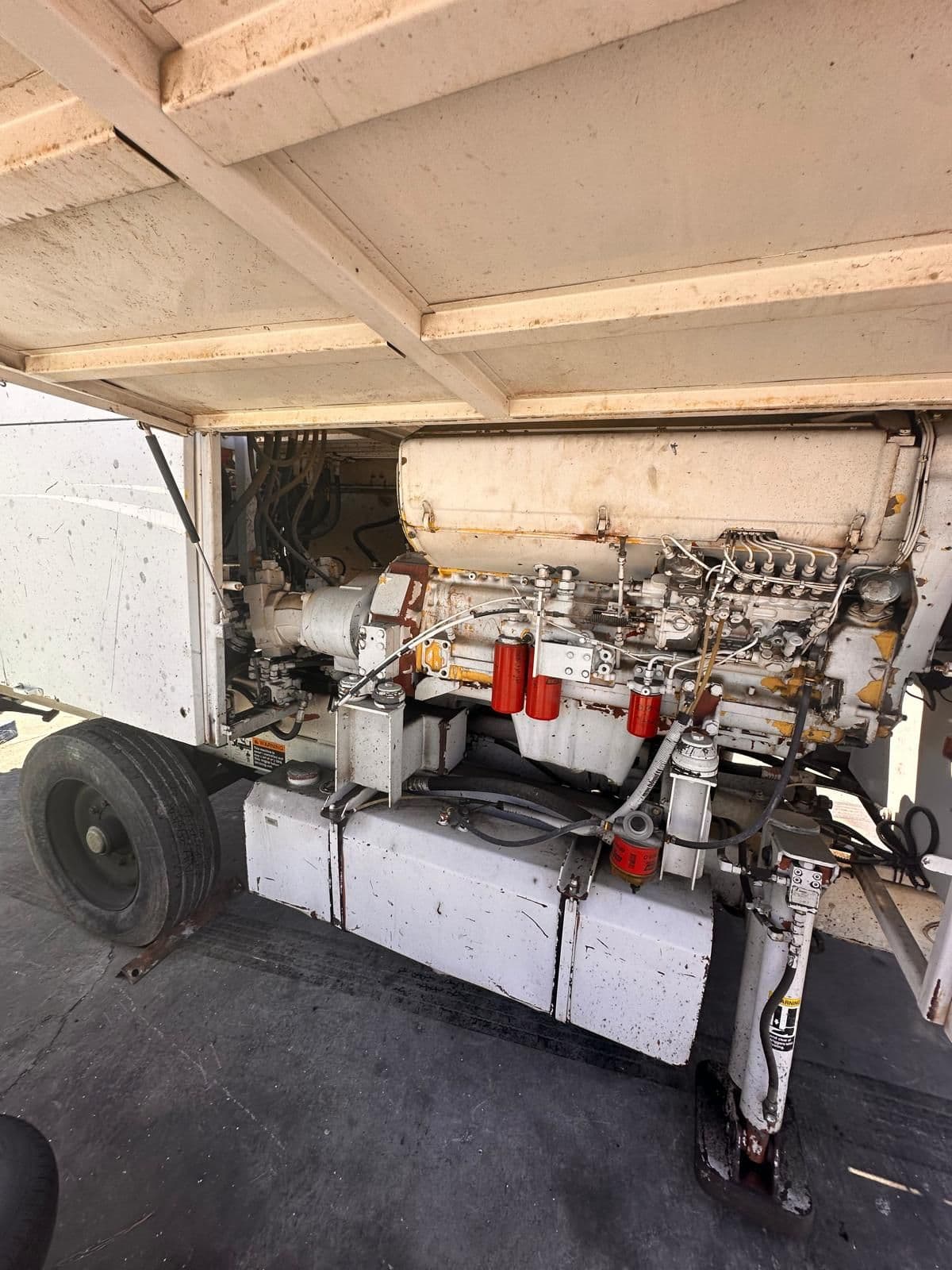 2004 BP 8000 Schwing - image 2