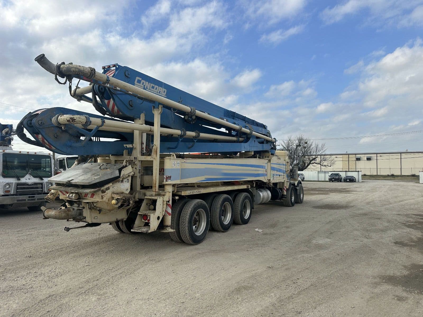 2017 52m Concord on 2017 Kenworth - image 4