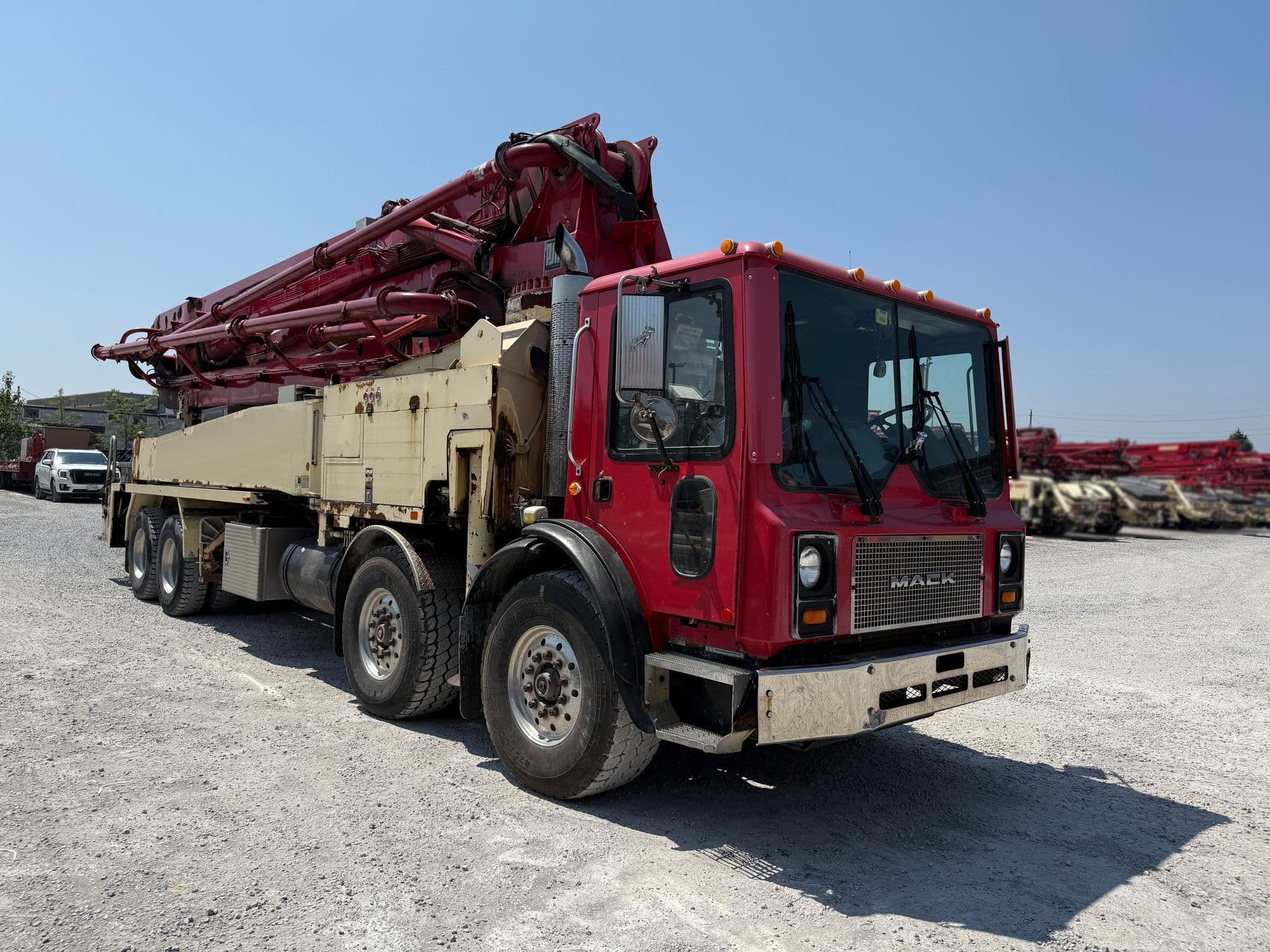 2005 42m Putzmeister on 2005 Mack 