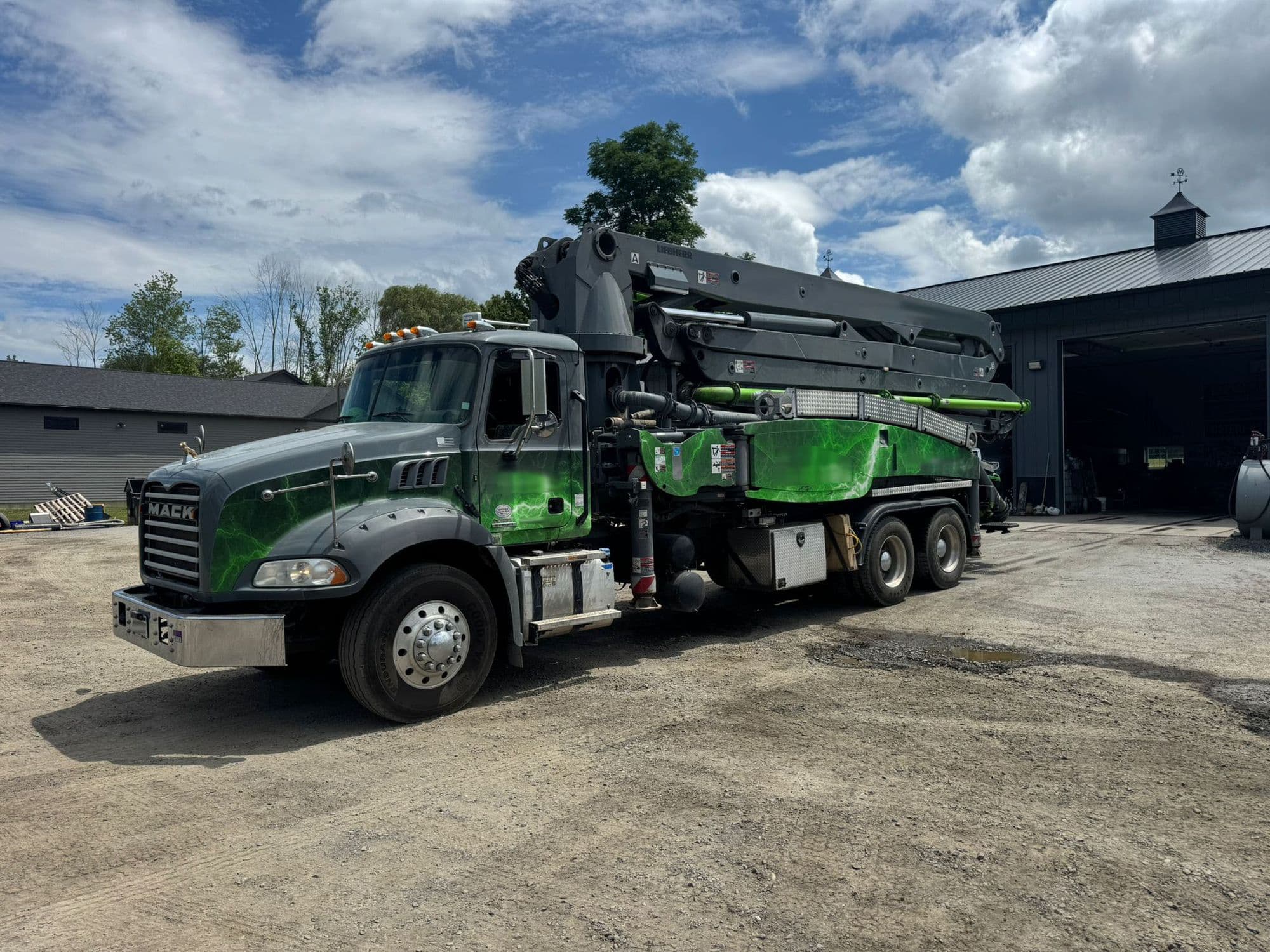 2020 37m Liebherr on 2020 Mack - image 2