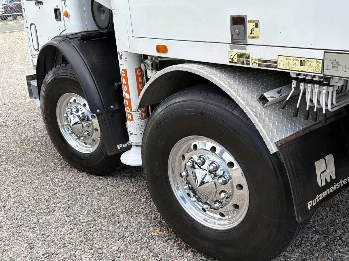 2007 47m Putzmeister on 2007 Mack - image 7