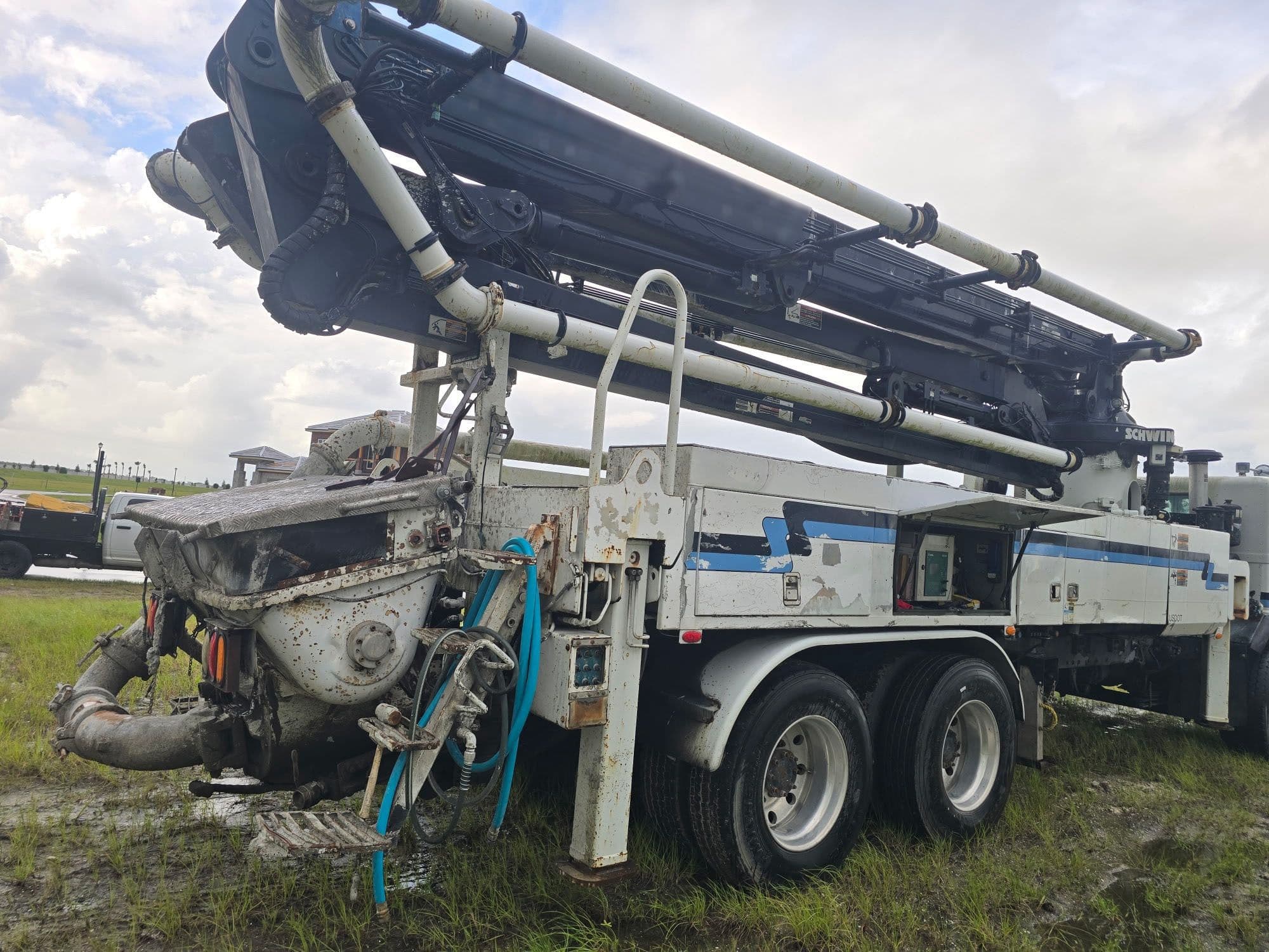 2013 32m Schwing on 2014 Peterbilt - image 3