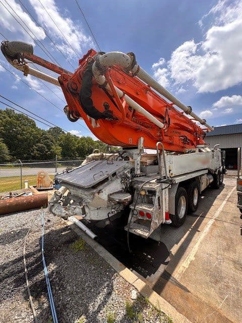 2007 47m Putzmeister on 2007 Mack - image 3
