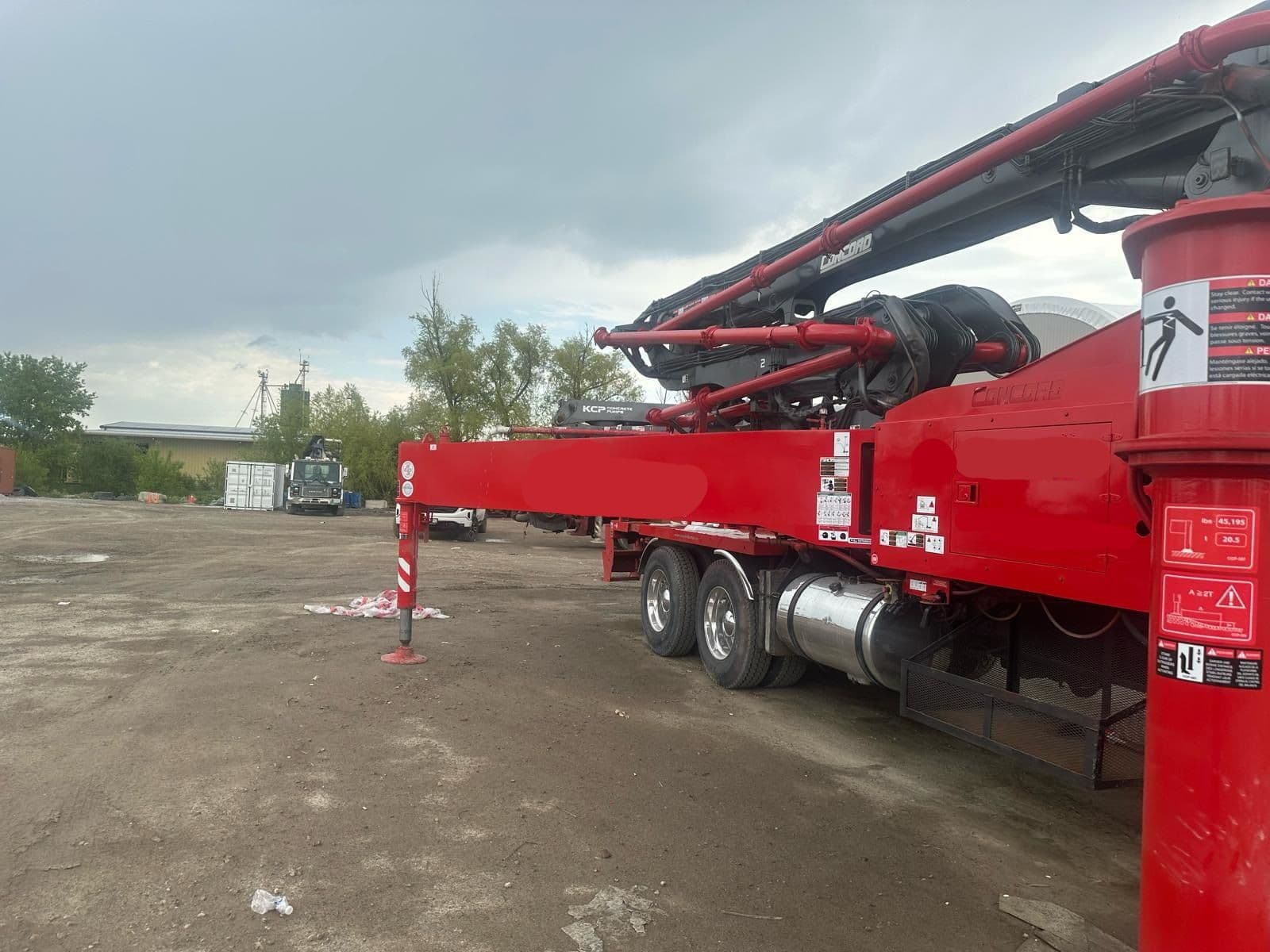 2009 Concord 32m on 2009 Mack - image 3