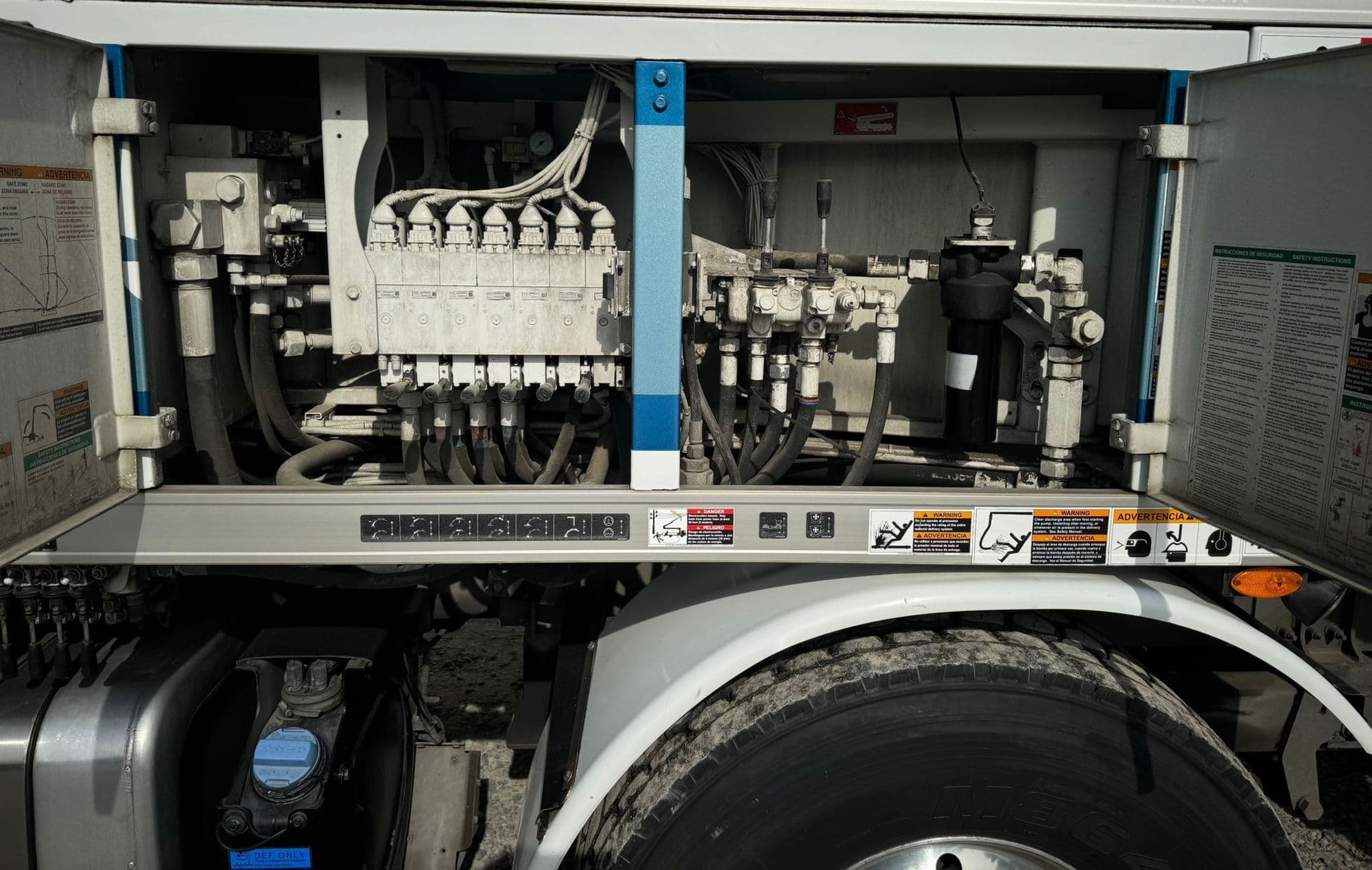 2018 46m Schwing on 2018 Mack - image 6