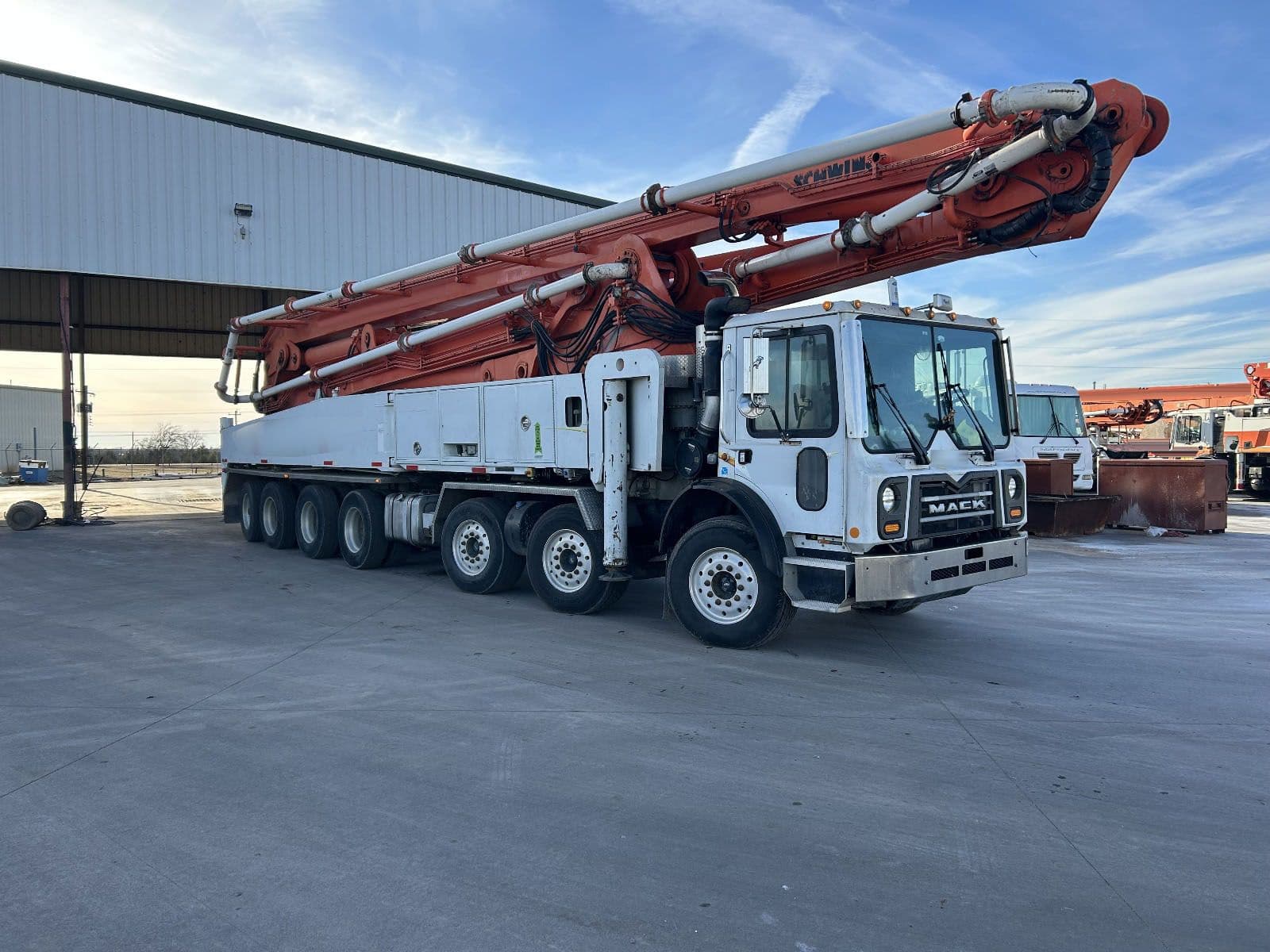 2014 58m Schwing on 2014 Mack - image 4