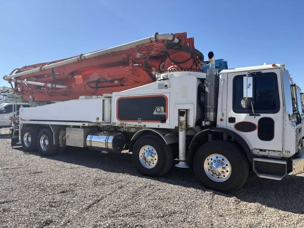 2007 47m Putzmeister on 2007 Mack