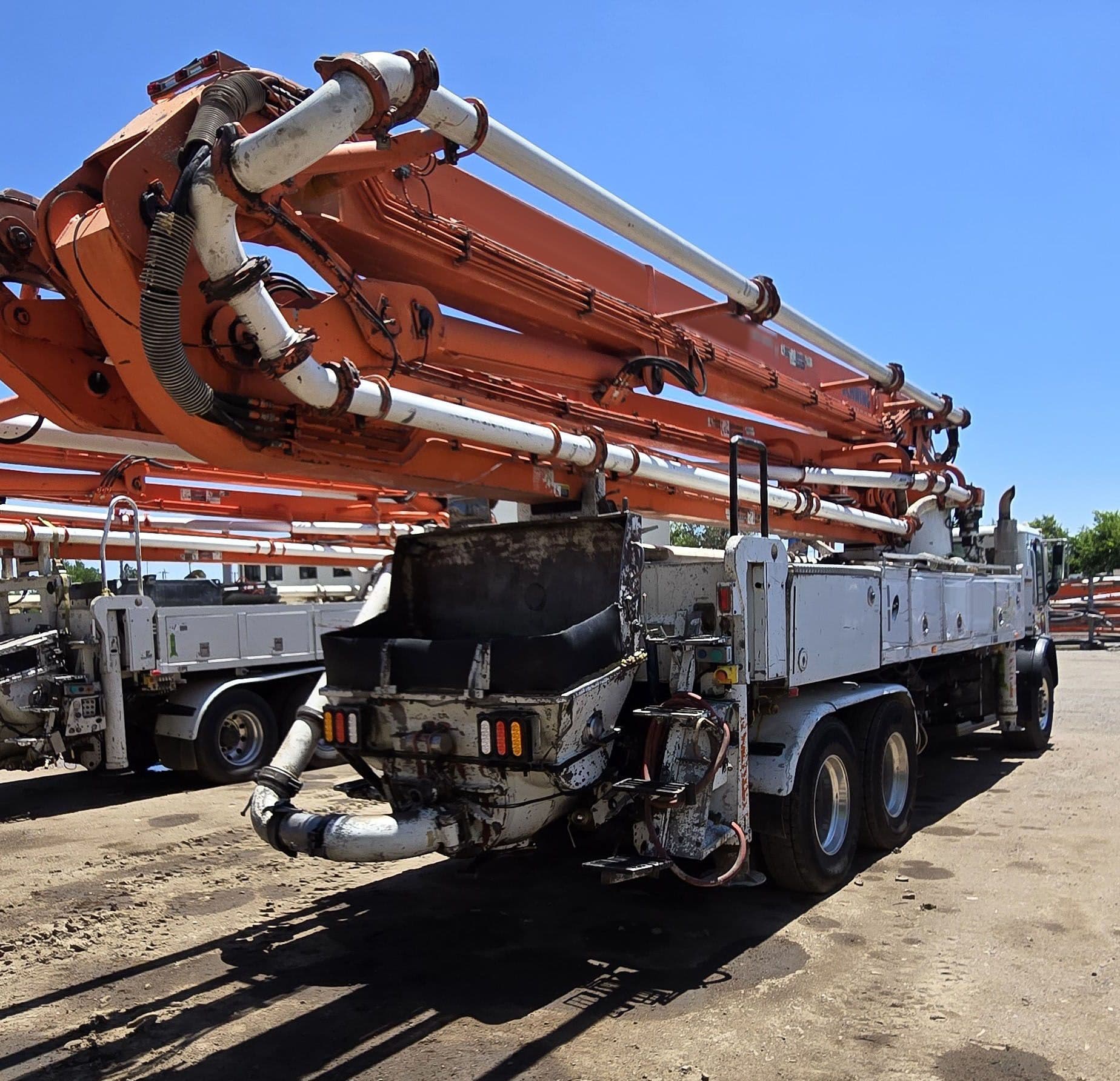 2006 41m Schwing on 2007 Mack - image 4