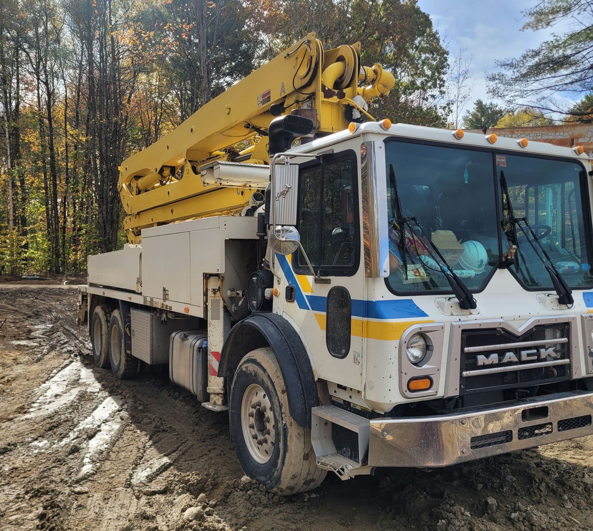 2013 32m Putzmeister on 2013 Mack - image 3