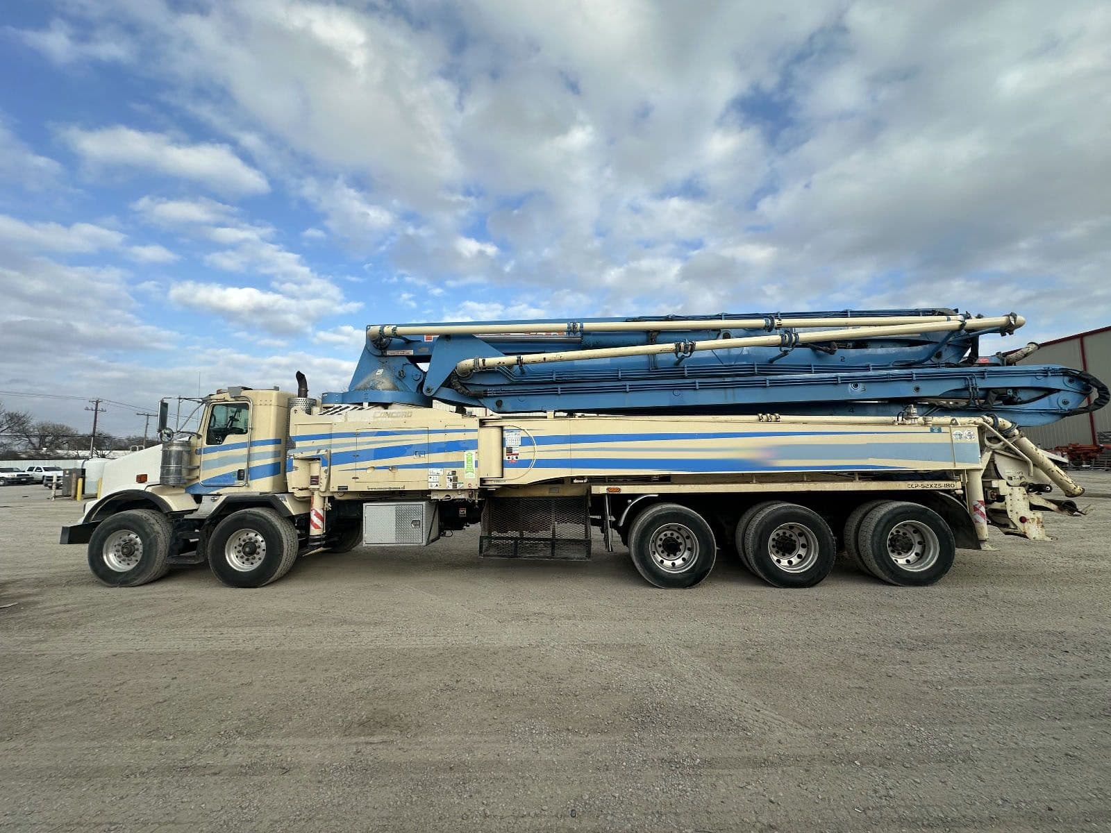 2017 52m Concord on 2017 Kenworth - image 2