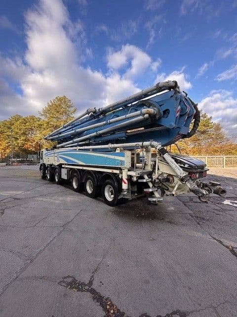 2022 56m Sany on 2022 Mack - image 3