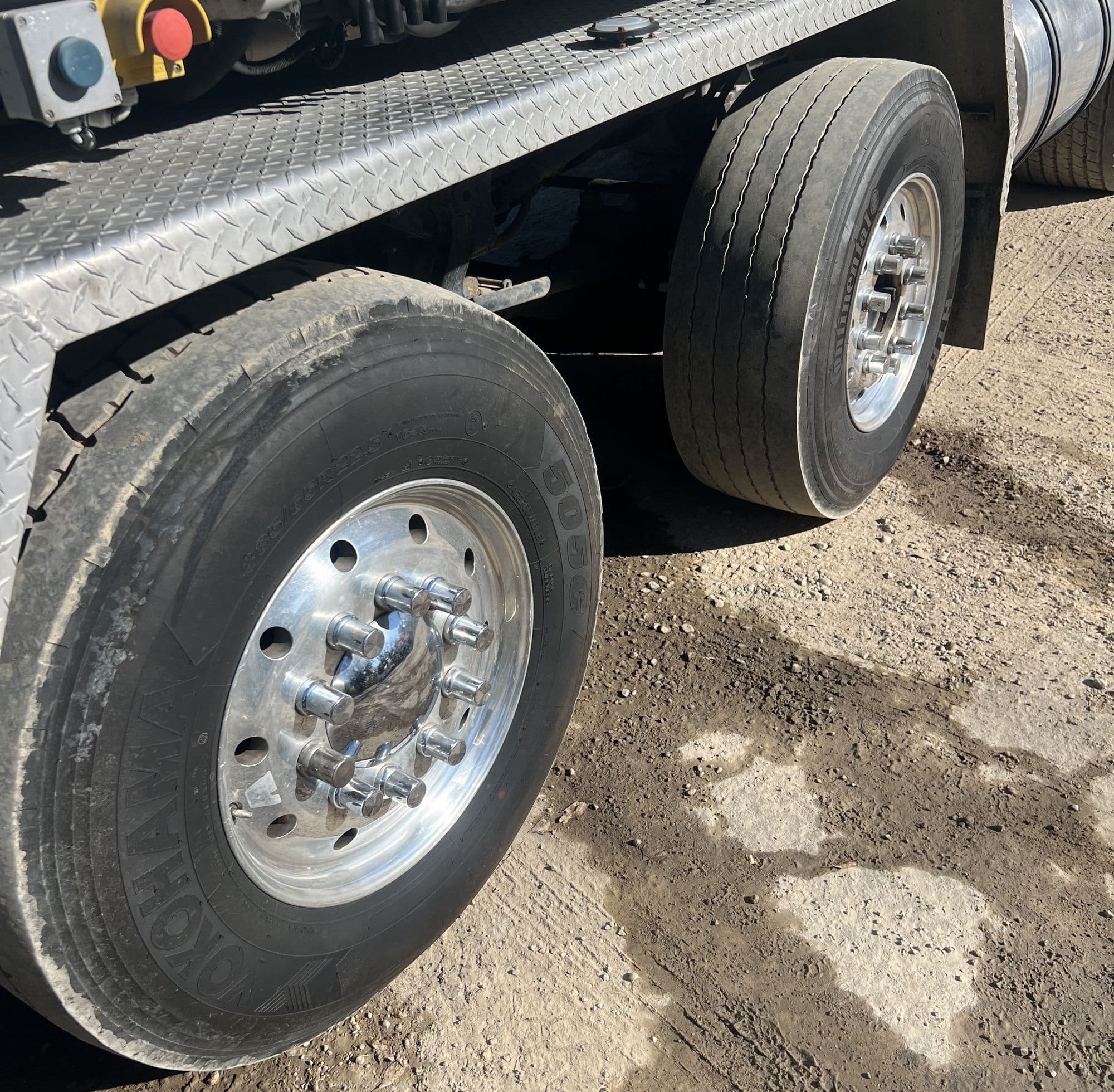 **SOLD** 2013 58m Schwing on 2014 Mack - image 6