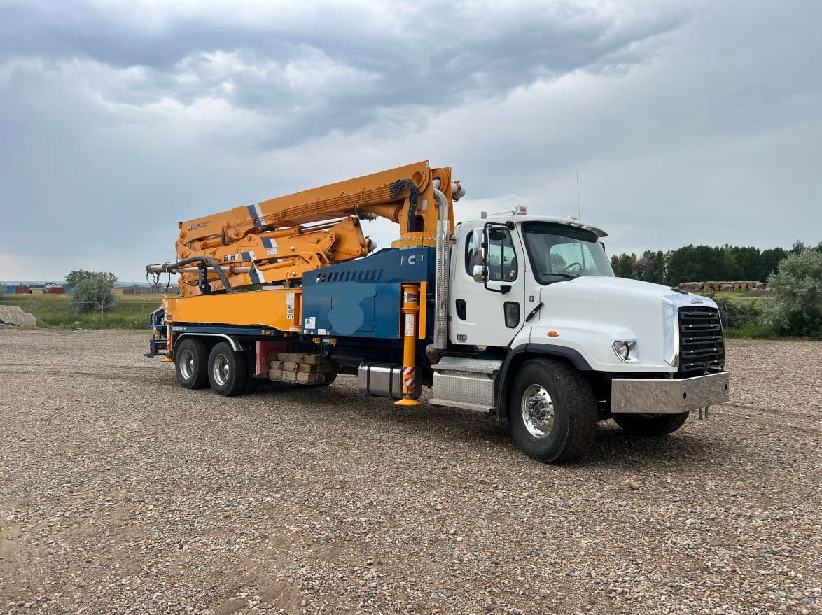 2022 40m KCP on 2022 Freightliner 114SD