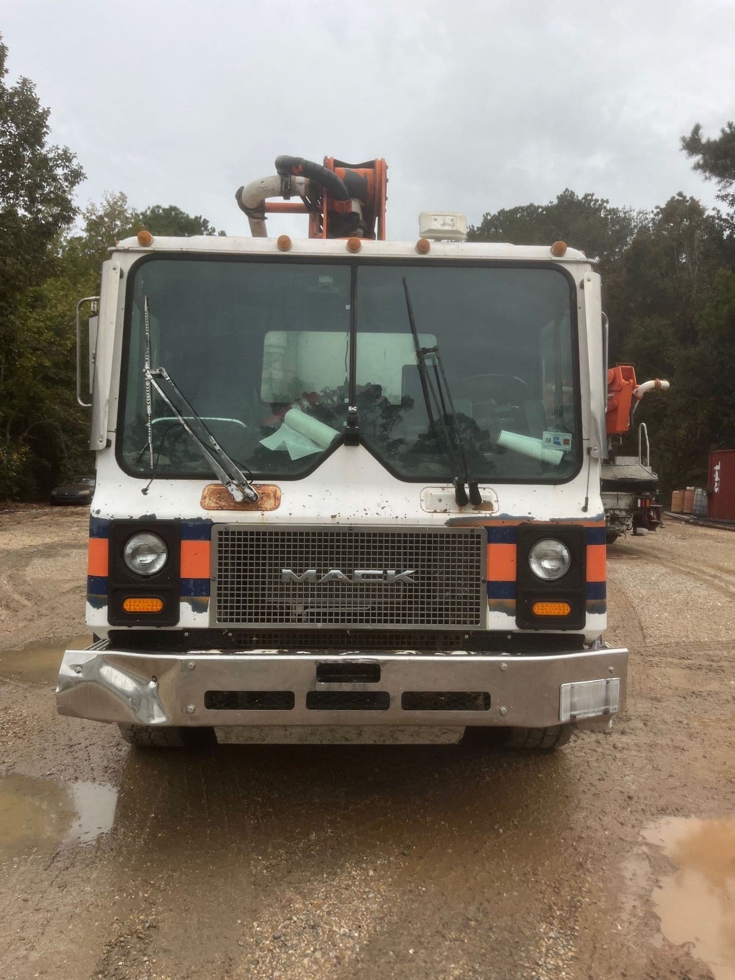 2003 34m Schwing on 2004 Mack - image 5