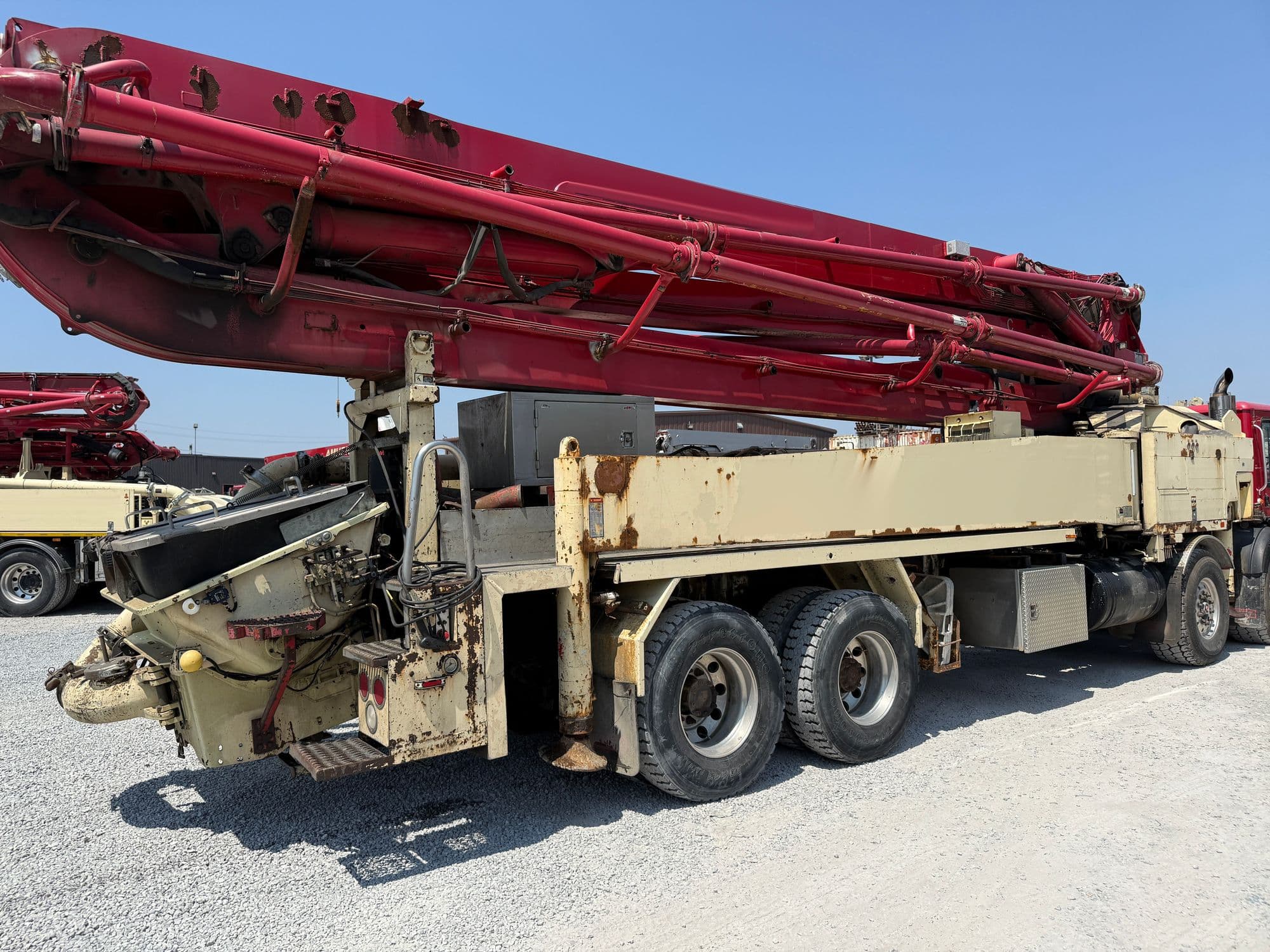 2005 42m Putzmeister on 2005 Mack  - image 2
