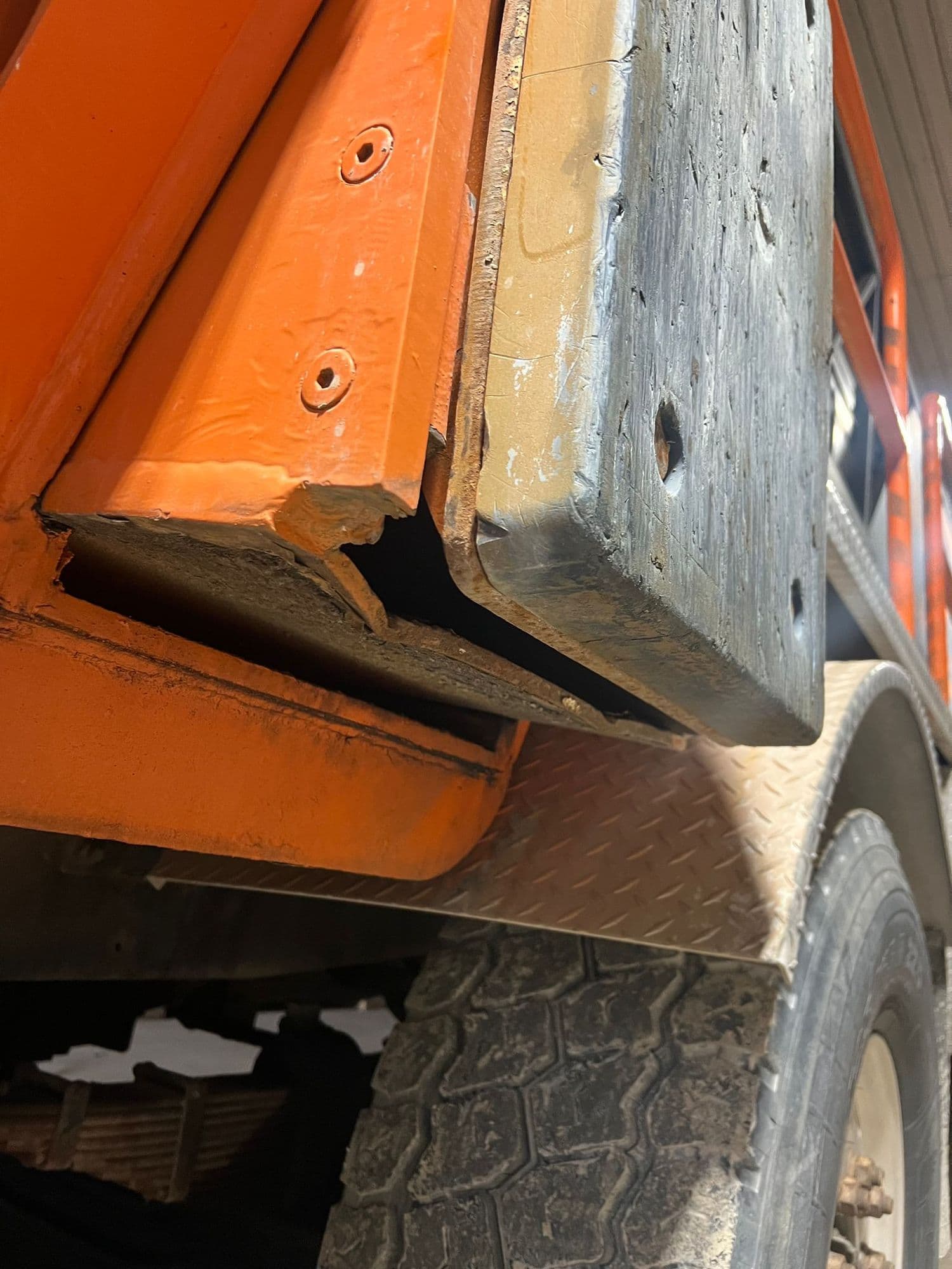 2006 TB130 Putzmeister on 2006 Mack MR - image 10