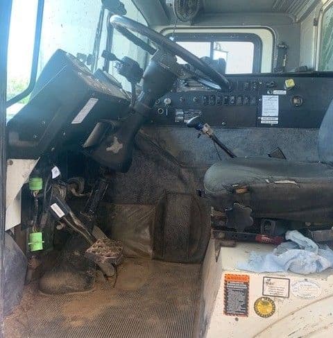 2007 38m Alliance on 2007 Mack - image 6