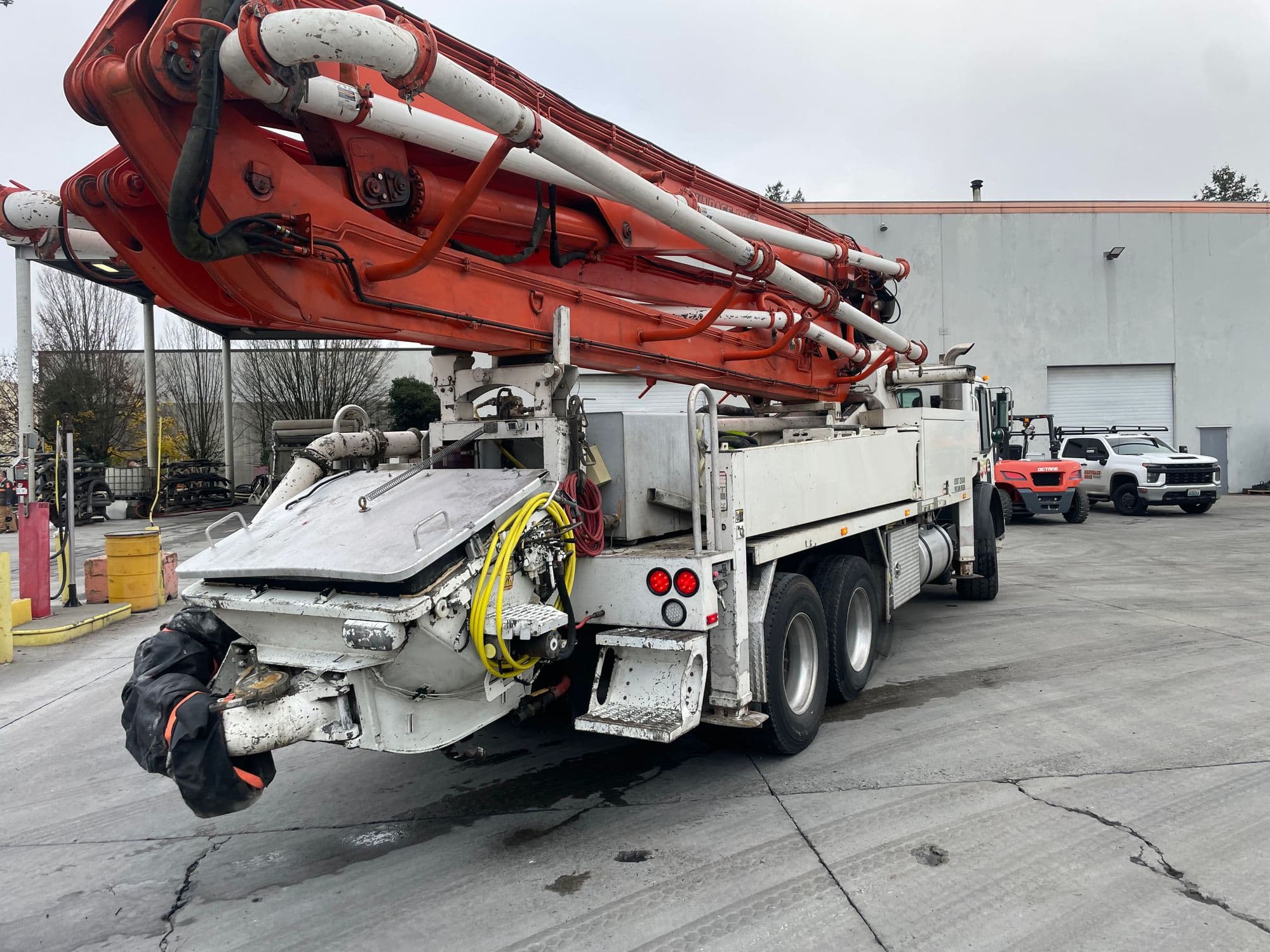 2007 36m Putzmeister on 2007 Mack - image 3