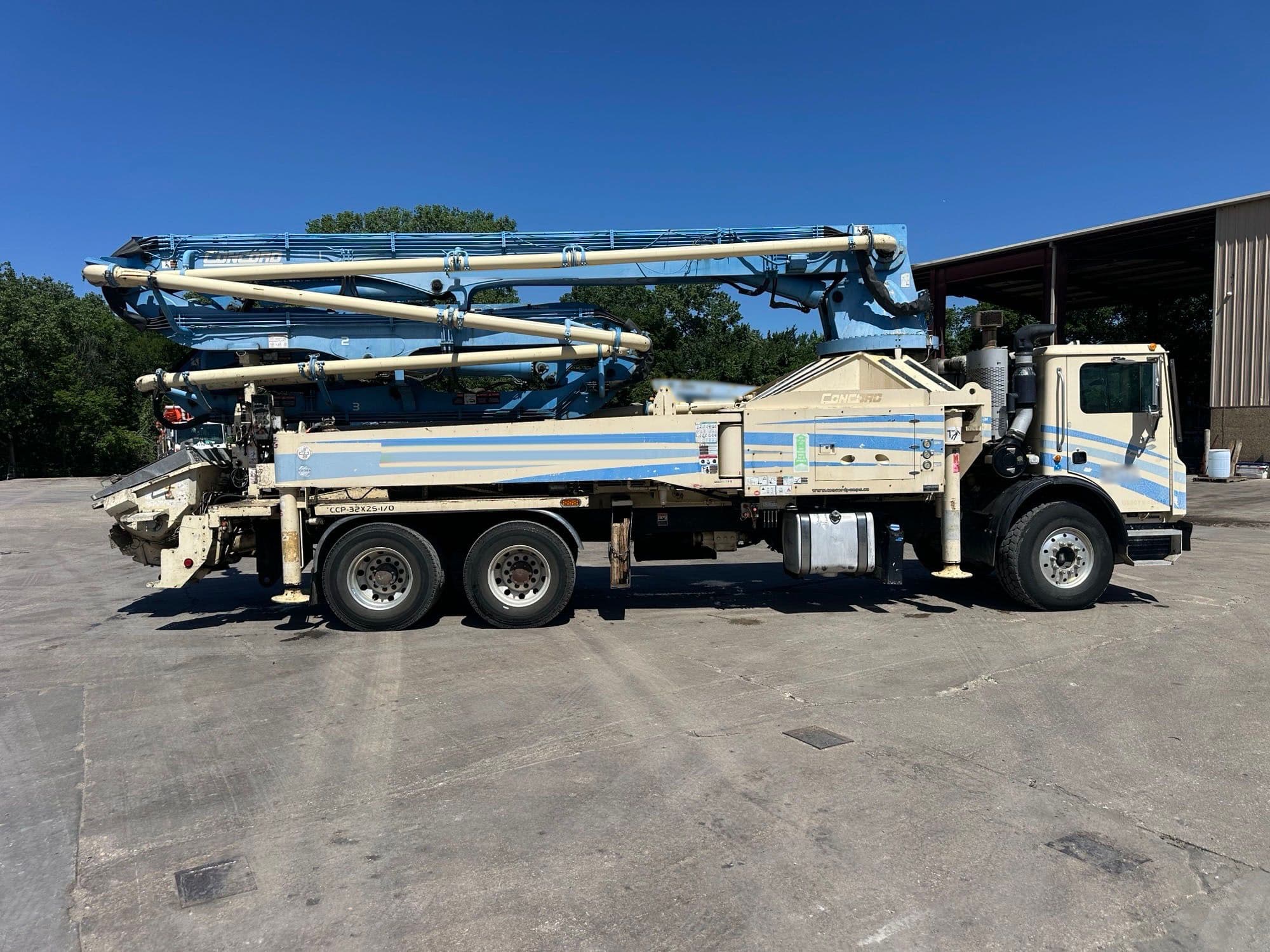 2015 32m Concord on 2015 Mack - image 5